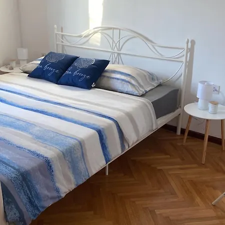 Niko - Self Check - In Apartman *