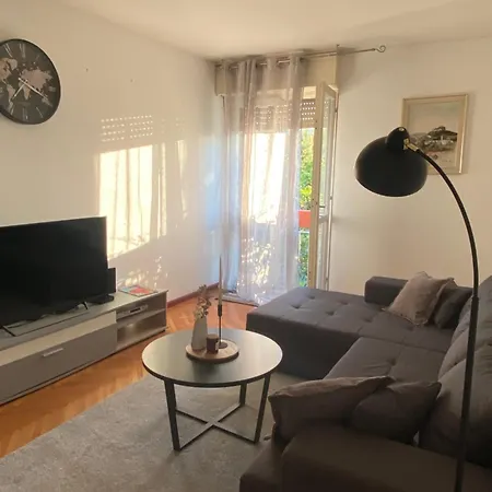 Niko - Self Check - In Apartman *