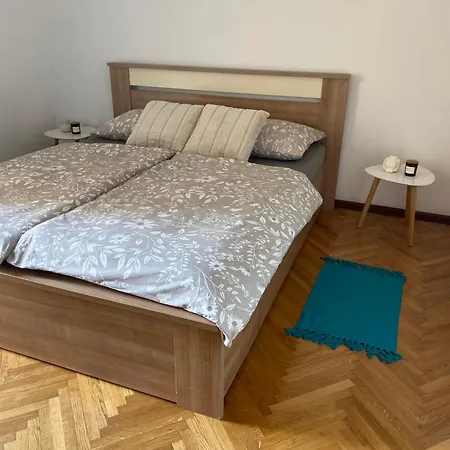 Niko - Self Check - In * Split